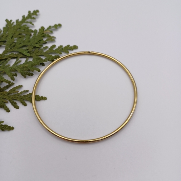 ✨️Gold tone round wire bangle 🍀3 for $15 - - Picture 1 of 3